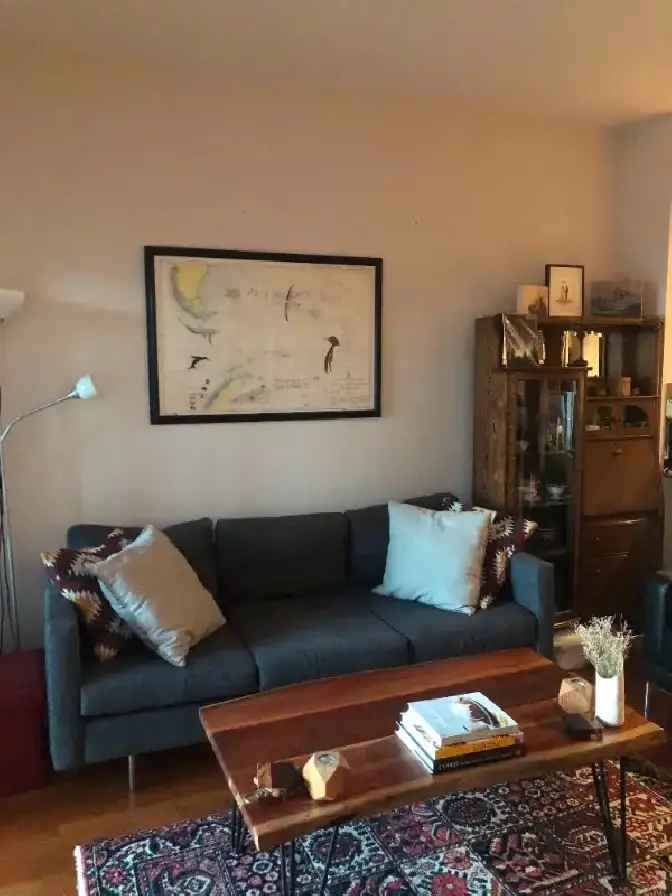 Rent Bedroom Den Unit in College Park with Parking and Locker