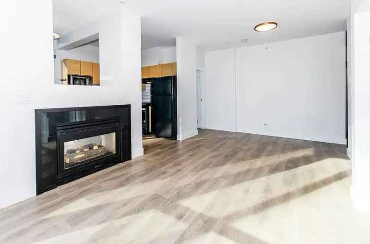 Coal Harbour 2-Bed + Den Corner Unit with Stunning Views