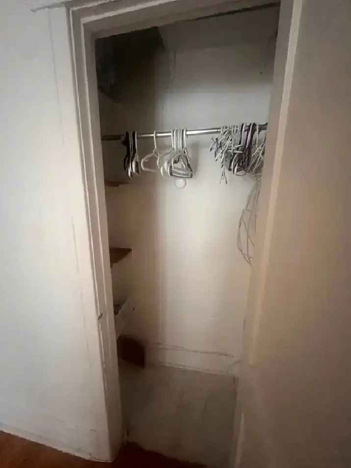 Room for Rent Verdun Montreal College Student