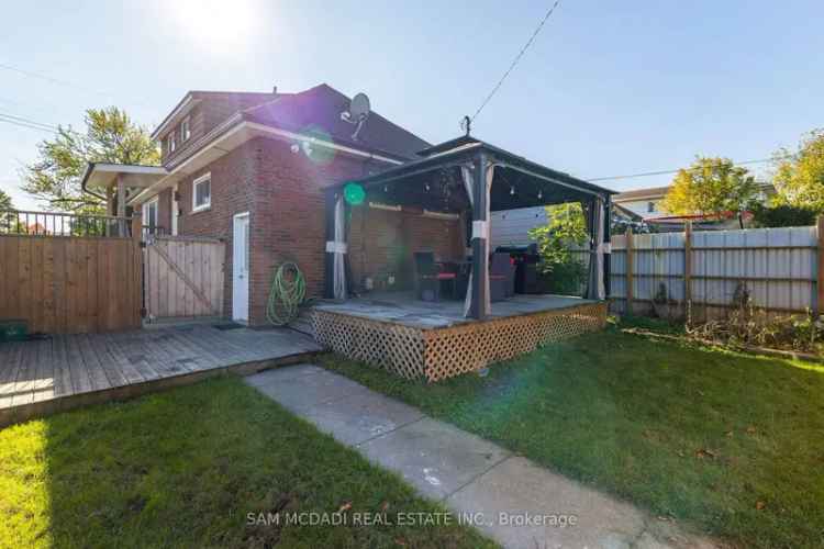 House For Sale in Hamilton, Ontario