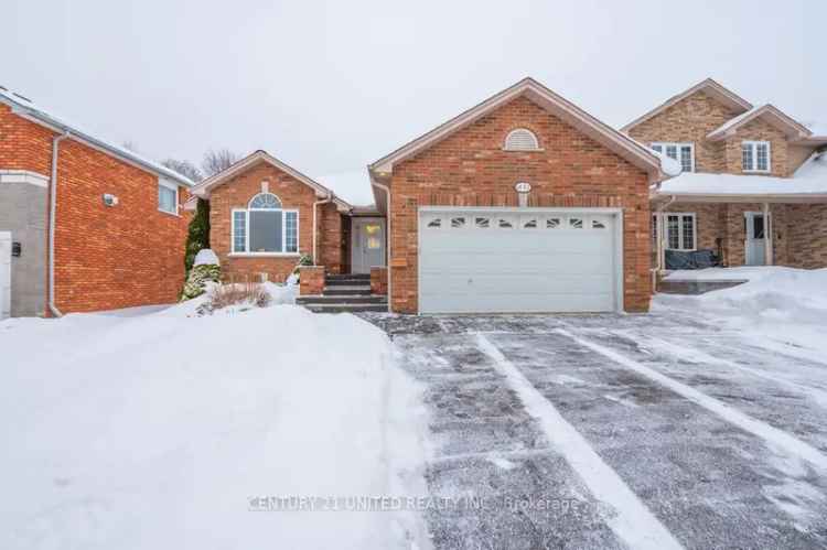 Peterborough West End Bungalow: Spacious Family Home with Finished Basement