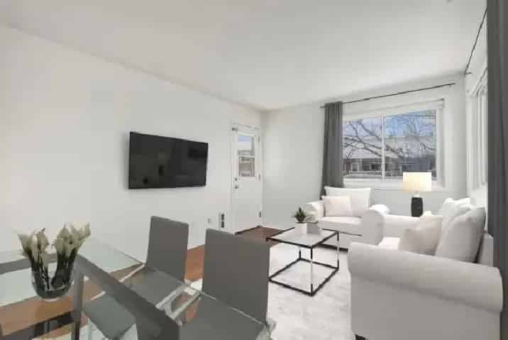 Updated 2 Bedroom Condo Orleans Carpet Free Corner Unit