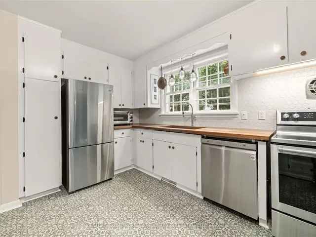 House For Sale in Belleville, Ontario