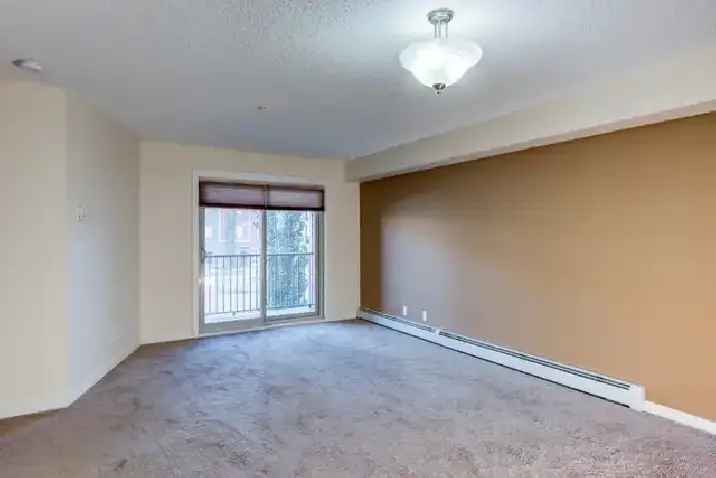 Mactaggart 2 Bed 2 Bath w/ LOW CONDO FEE! Amazing Rental