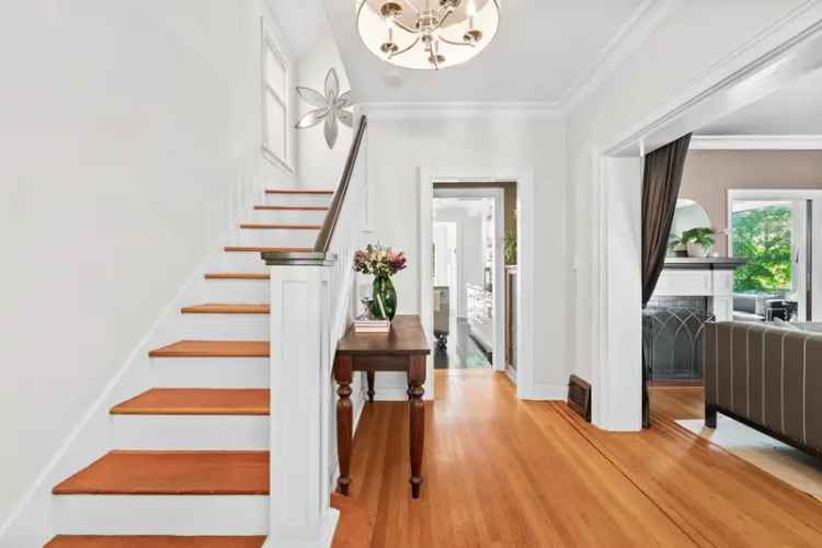 Luxury Kerrisdale House for Sale 4 Beds 3 Baths