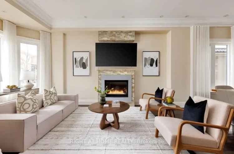 Family Home in Leaside with Modern Upgrades