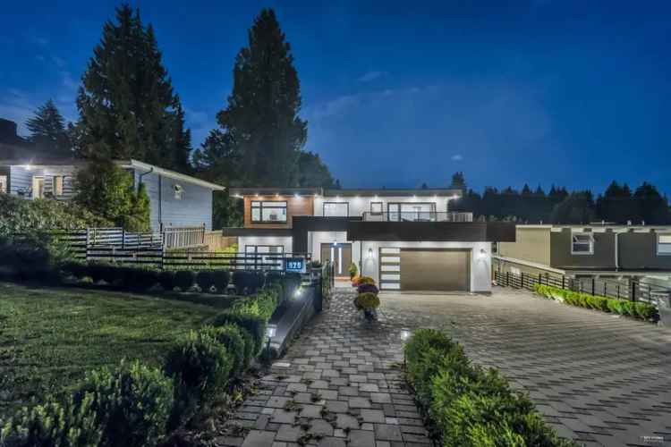 Canyon Heights Modern Masterpiece: 5 Beds, 4 Baths