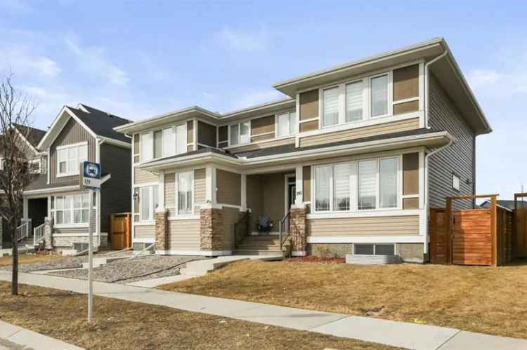 House For Sale in Calgary, Alberta