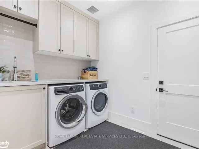 House For Sale in 53, Niagara Street, Toronto, Ontario