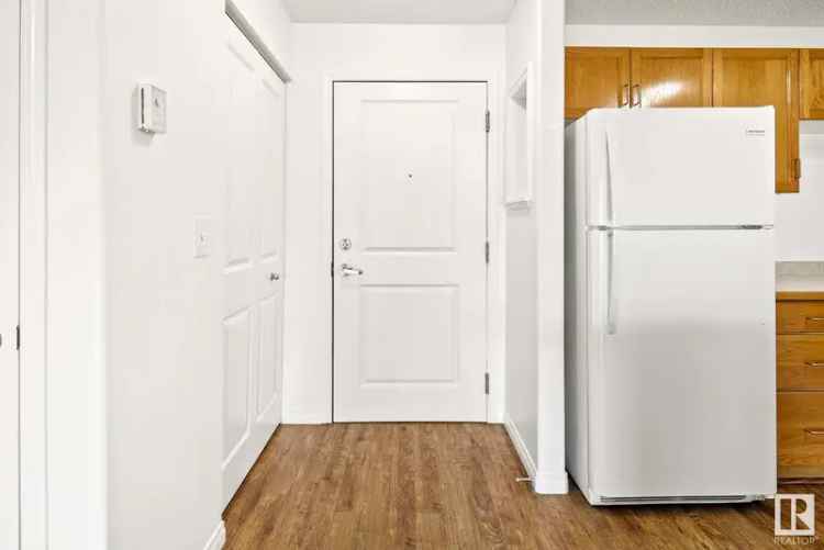 Bright 2 Bed 2 Bath Condo Near LRT