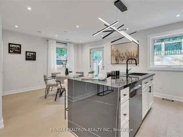 House For Sale in Toronto, Ontario