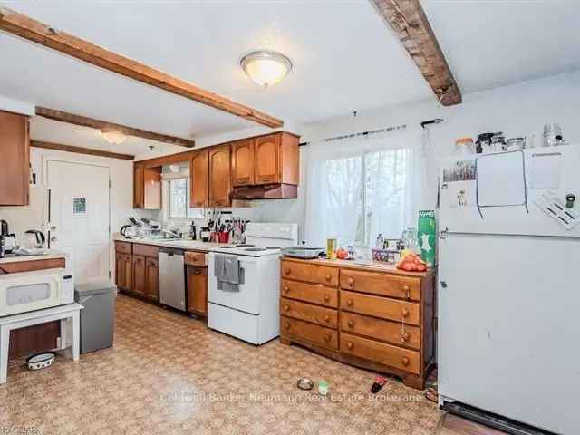 5 Bedroom 3 Bathroom Home Near University