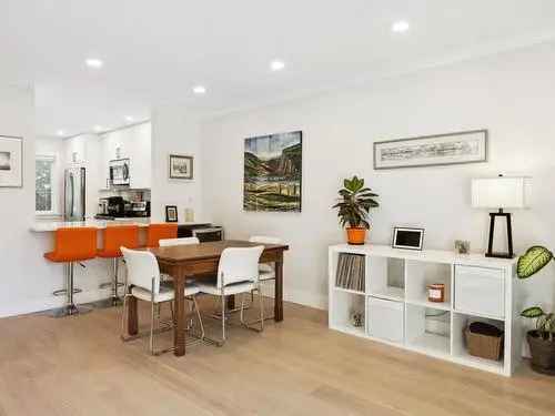 Townhouse For Sale In Valley Centre North Vancouver
