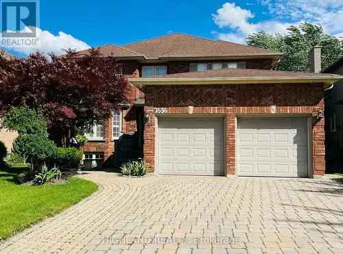 4 Bedroom Detached Home in Streetsville East Mississauga
