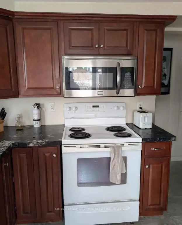 Lake Simcoe Waterfront Home 2 Bedroom Updated Home Great Curb Appeal Private Yard