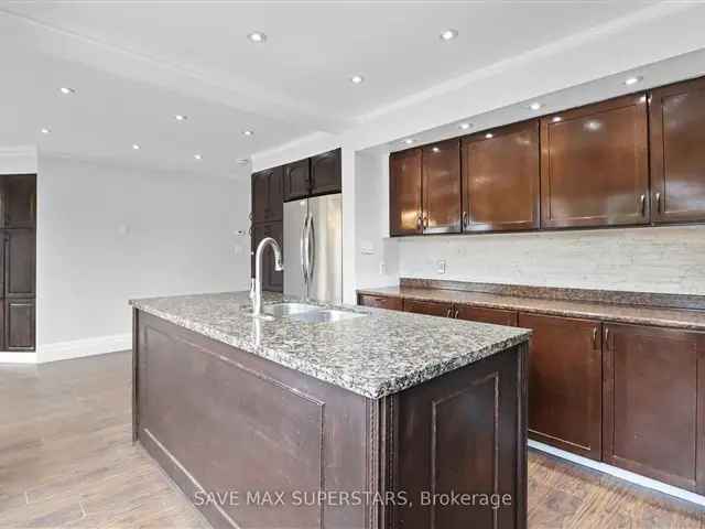 House For Sale in Barrie, Ontario