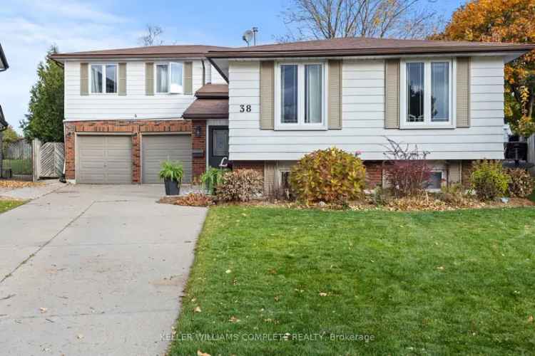 House For Sale in Hamilton, Ontario