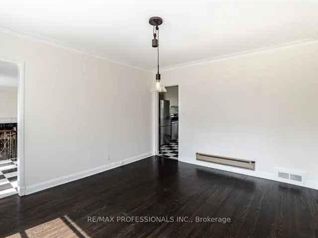 House For Sale in Toronto, Ontario