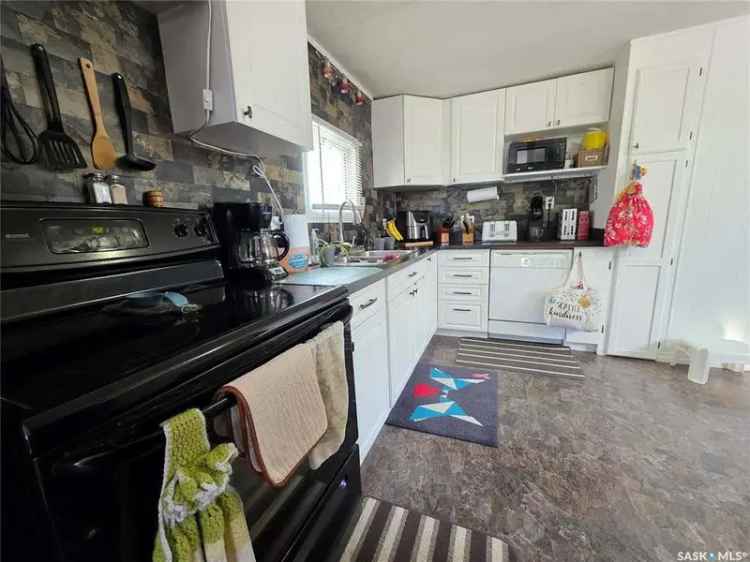 2-Bedroom Mobile Home with Fenced Yard and Updated Kitchen