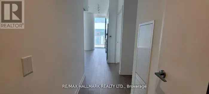 1 room apartment of 57 m² in Toronto