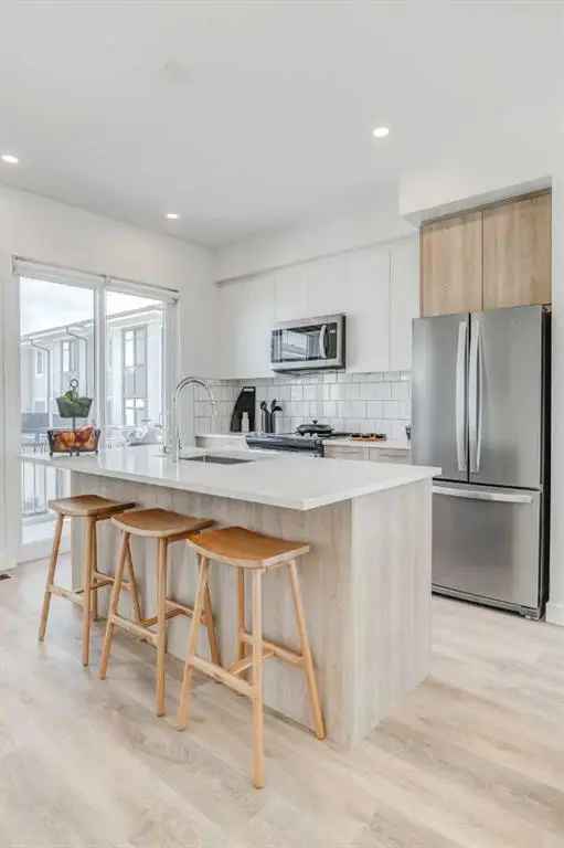 House For Sale in Calgary, Alberta