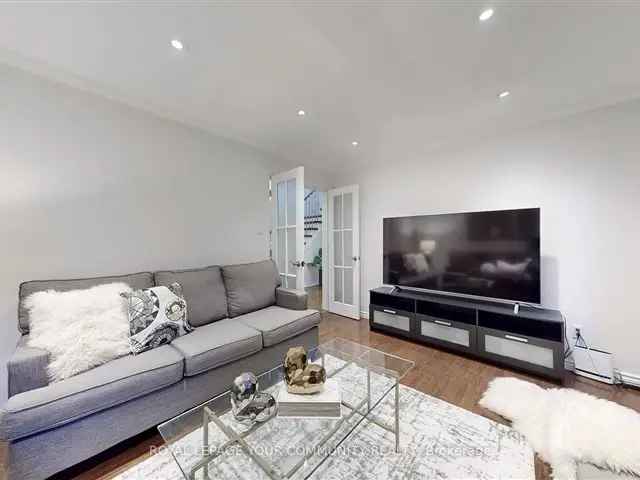 House For Sale in Vaughan, Ontario