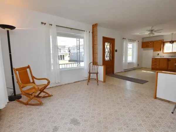 One-and-a-half-storey house for sale (Chaudière-Appalaches) #QX023