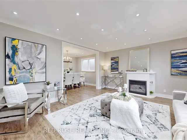 Luxury House Near Yonge Sheppard Subway Fully Renovated