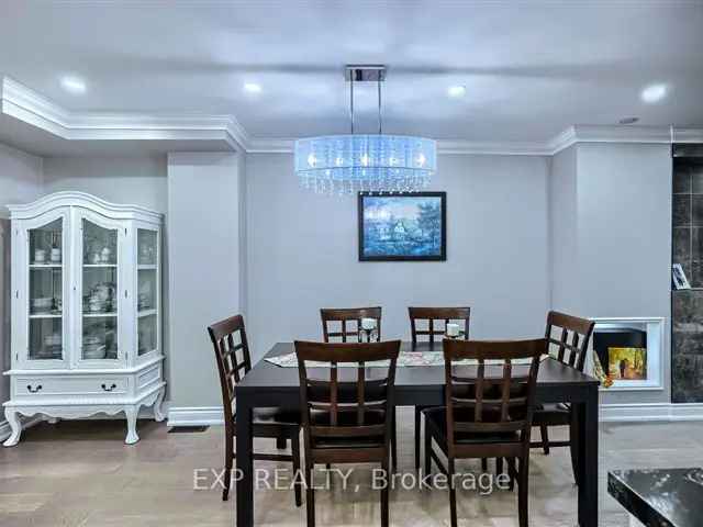 House For Sale in Mississauga, Ontario