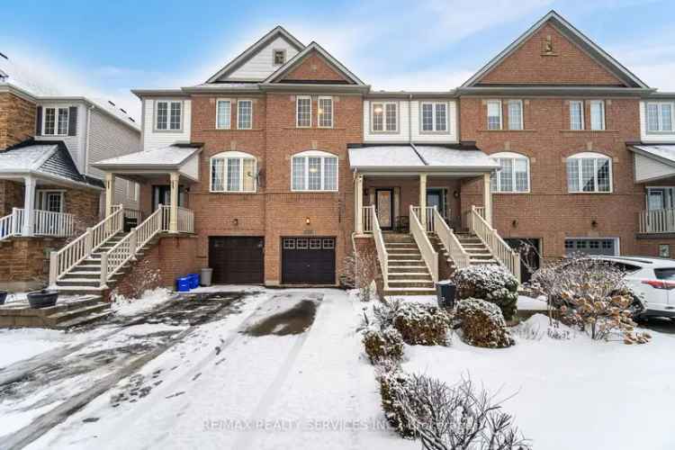 Beautiful Freehold Townhome in Milton's Clarke Community