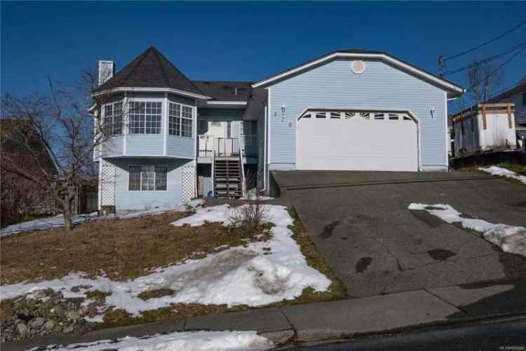 2939 sq ft Home with Mountain Views and Guest Suite