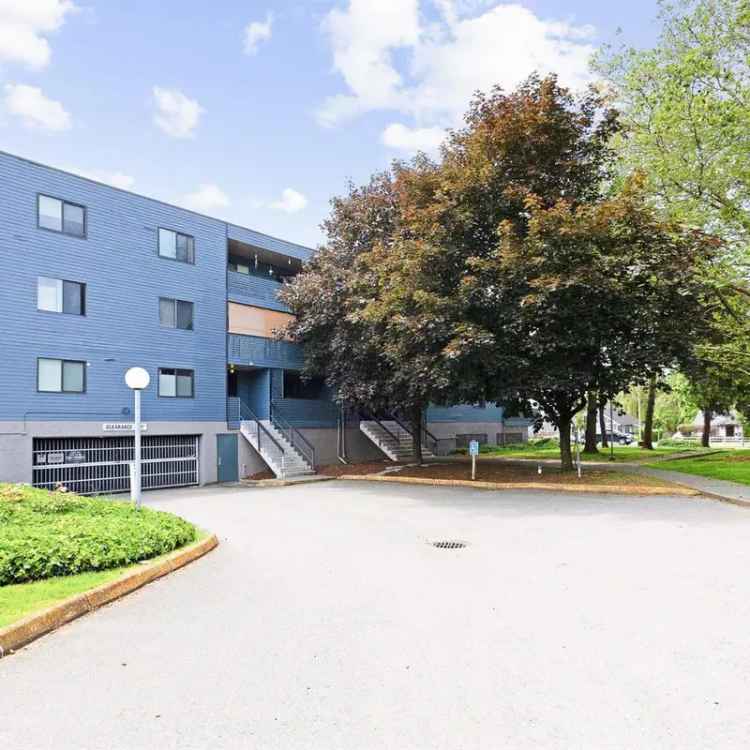 Downtown Cloverdale Condo - 1 Bed + Den - Investors Alert