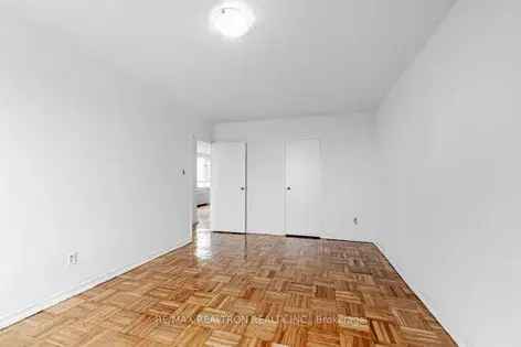 6 rooms apartment of 65 m² in Toronto