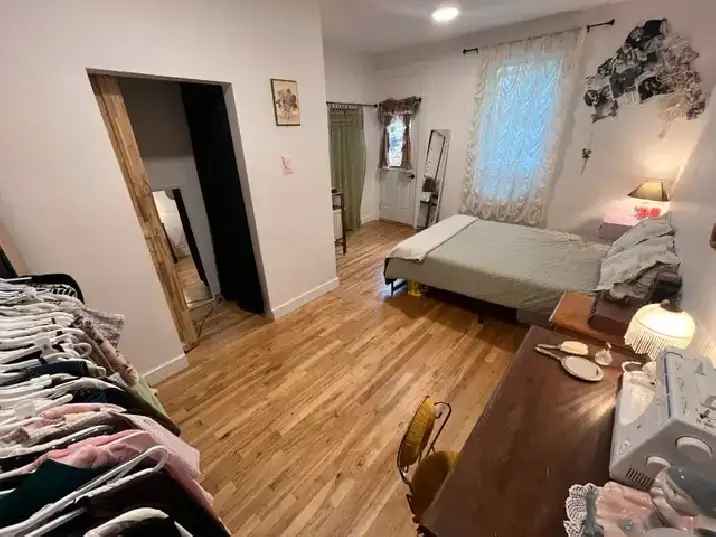 2 bed 1 bath apartment