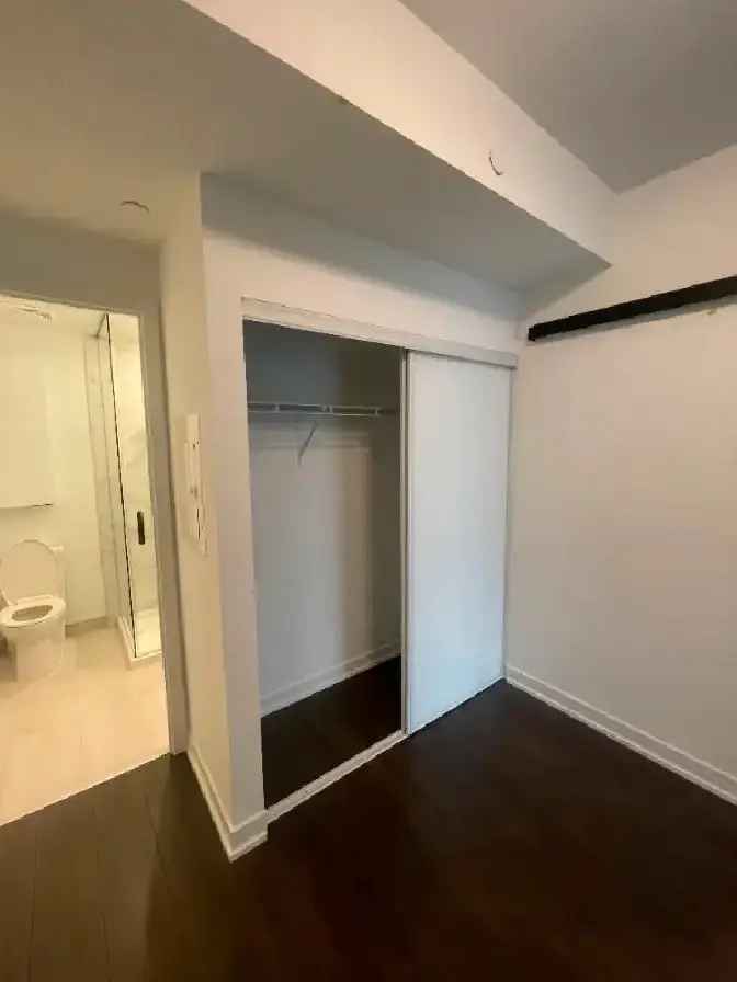 Brand New 1 Den 2 Bathrooms in Cabbagetown