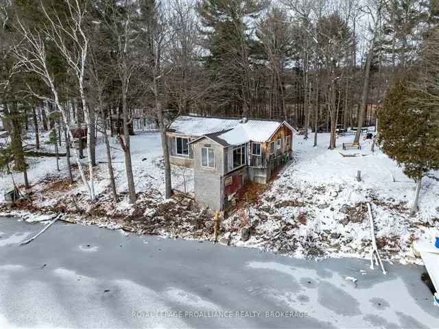 Rustic Lakeside Cottage On Kingsford Lake South Frontenac