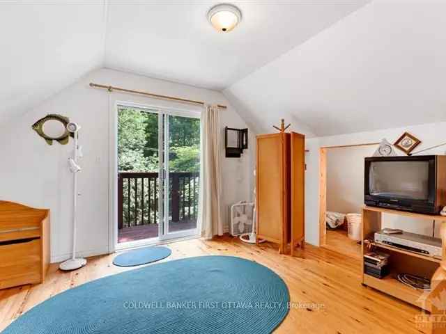 House For Sale in South Frontenac, Ontario