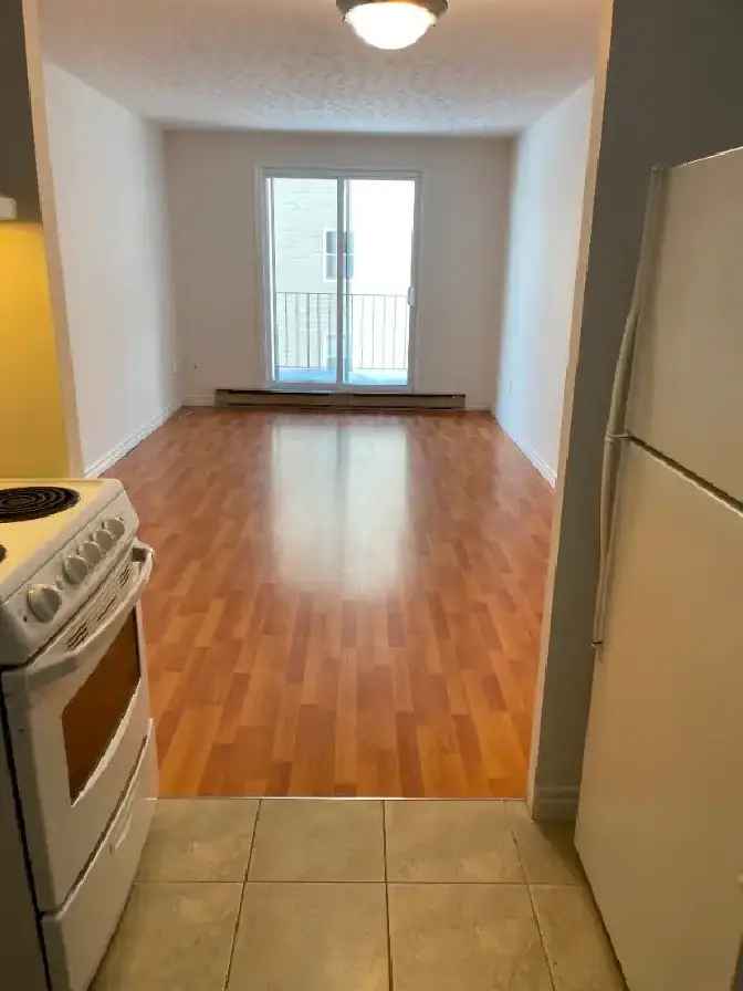 Rent 1 Bedroom Apartment in Downtown Fredericton with New Paint