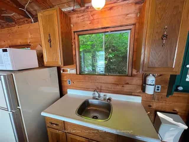 Cozy 2 Bedroom Water Access Cottage Near Sundridge
