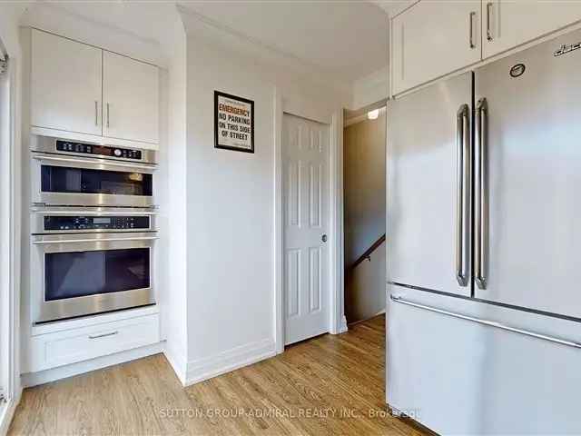 House For Sale in Mississauga, Ontario