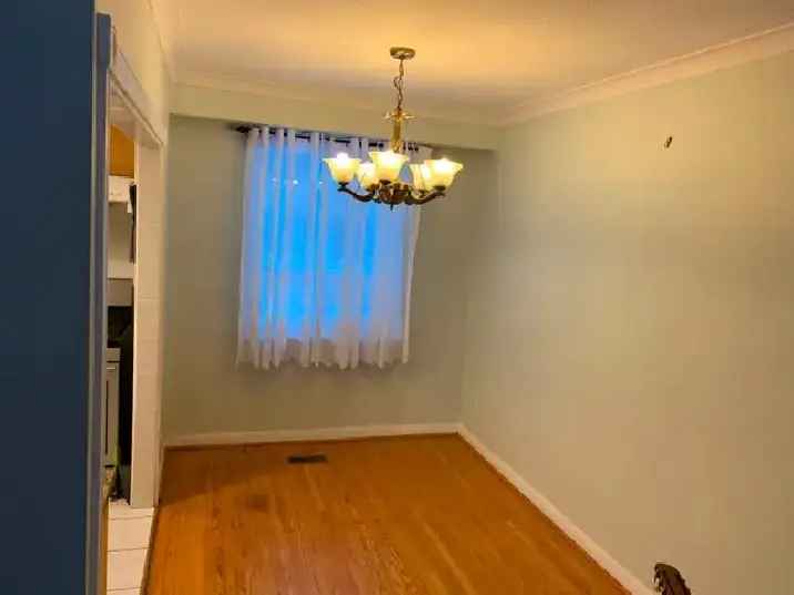 3 BR Detached Bungalow for Rent in Etobicoke