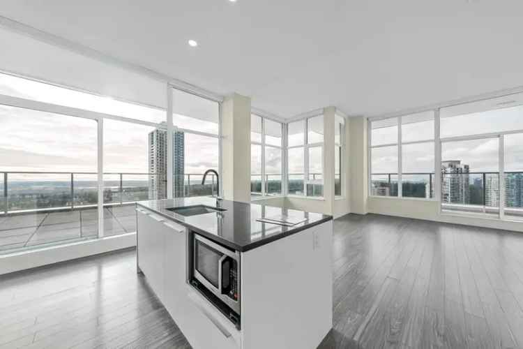 Metrotown Condo 2-Bed Sub-Penthouse Suite with Stunning Views