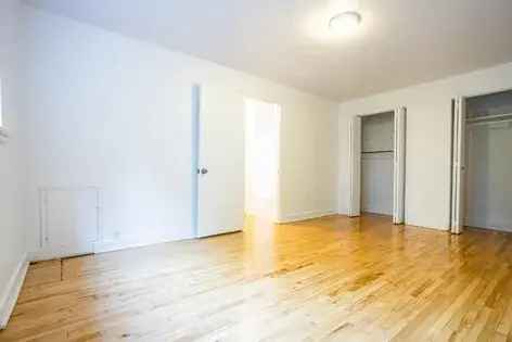 1 room apartment of 45 m² in Montreal