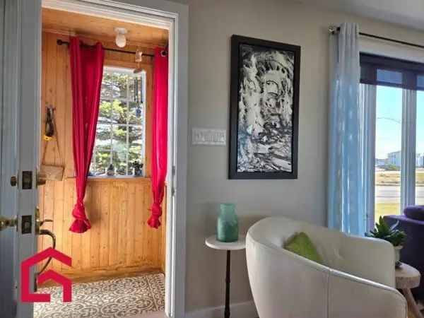 Two or More Storey House for Sale with Sea View