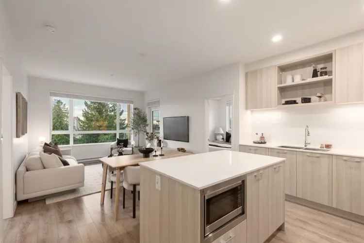 Condo For Sale in Coquitlam, British Columbia