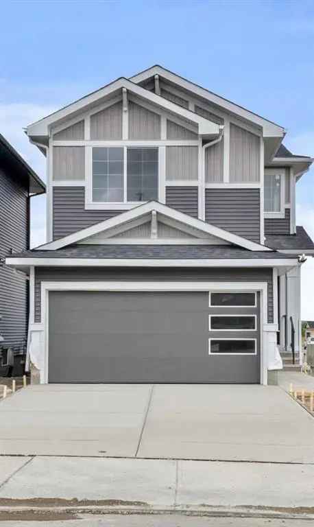 House For Sale in Town of Cochrane, Alberta