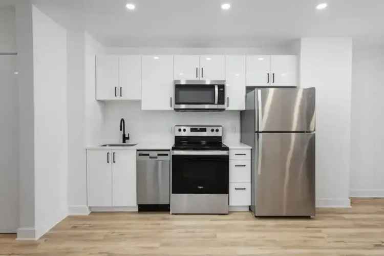 Rent Beautiful 2 Bedroom 2 Bathroom Apartment in Montreal