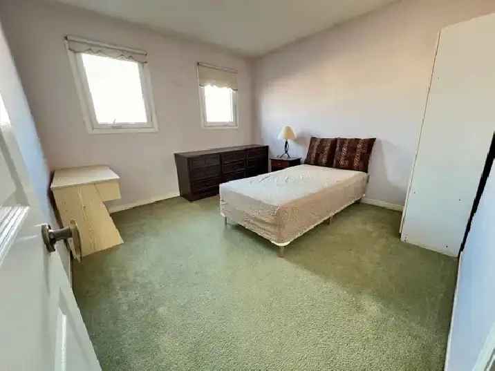 Bedroom for rent Scarborough near UTSC/Centennial College