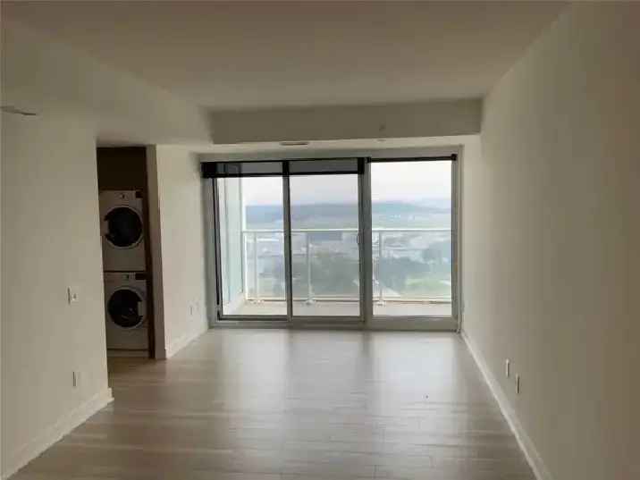 3 Bedroom Luxury Downtown Toronto Condo for Rent