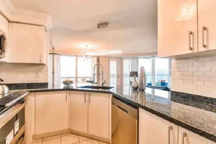 Modern 2 Bed 2 Bath Condo Sheppard West Subway